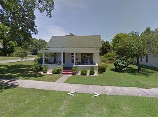 415 N Broadway St, Siloam Springs, AR 72761