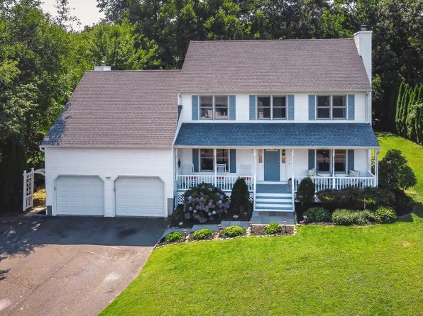 61 Geraldine Drive, Naugatuck, CT 06770