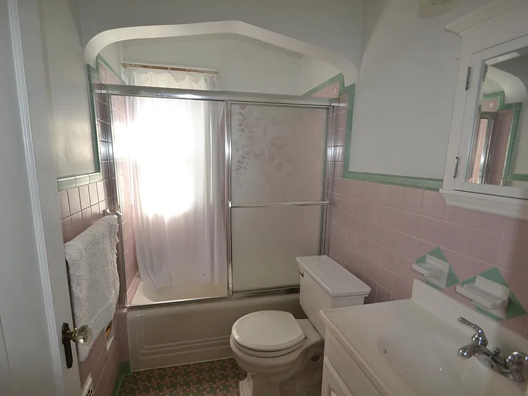 908 Ellison Ave #4 — Photo 15