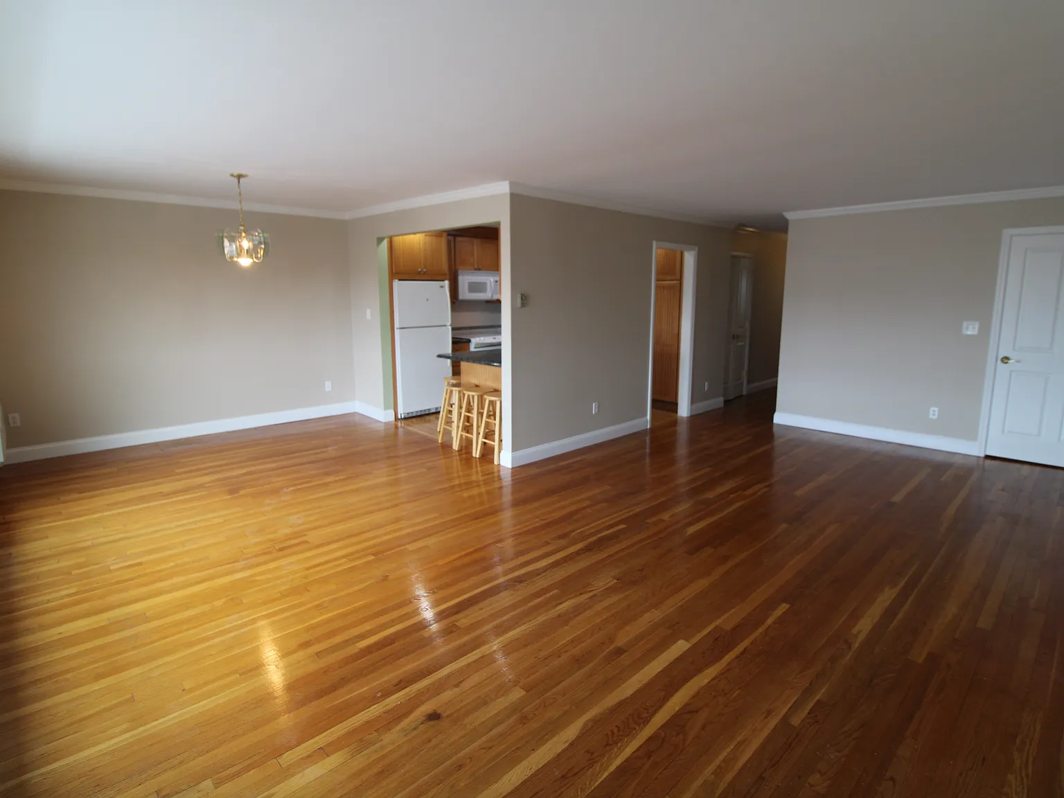 2 bed, 1100 sqft, $3,500 — Photo 4