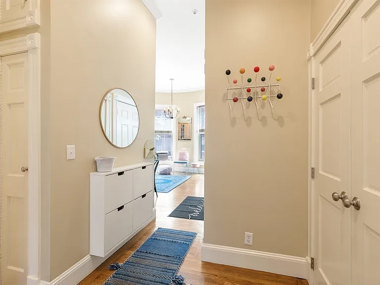 31 Hanson St #3 — Photo 11