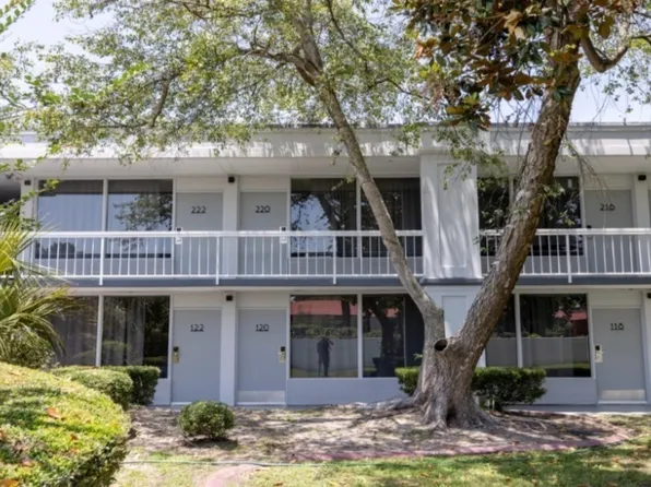 1311 E King Ave E, Kingsland, GA 31548