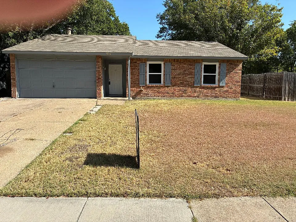 914 Clark Trl
