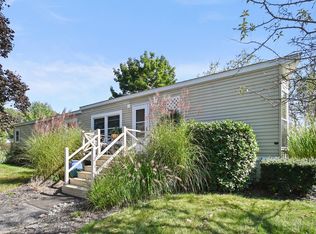 27 Granite Dr, North Hampton, NH 03862