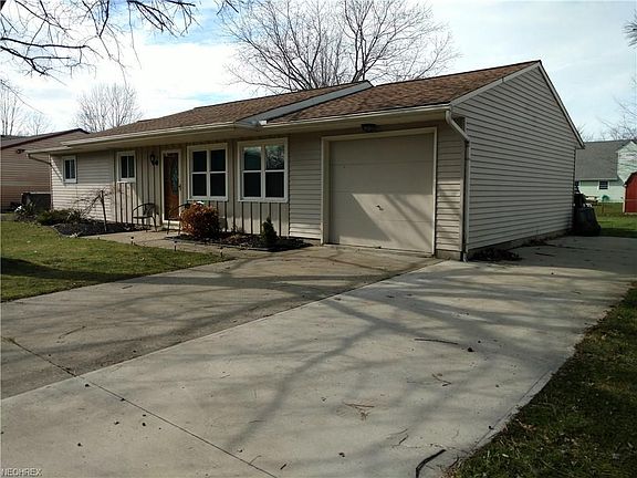 2nd image of 130 Nebraska Dr