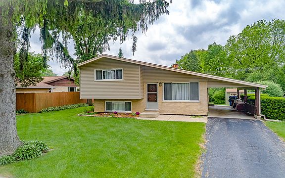 2nd image of 220 Pinecroft Dr