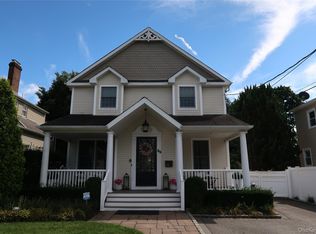 59 Meadowbrook Rd, Syosset, NY 11791