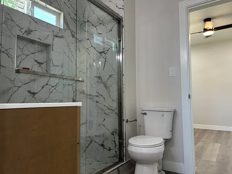 180 N Airport Way — Photo 5