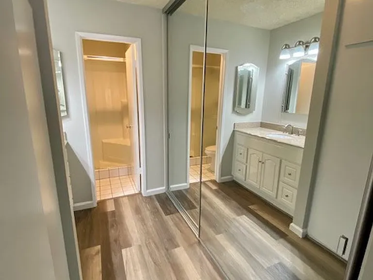 7084 Island Village Dr — Photo 5