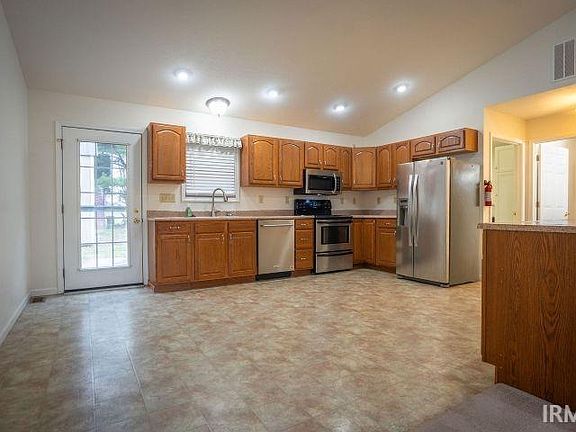 5th image of 4132 NW High Dr