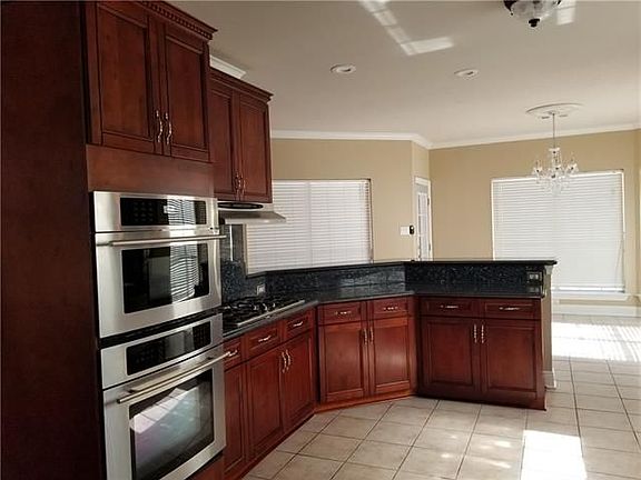 4th image of 131 Oakmont Dr