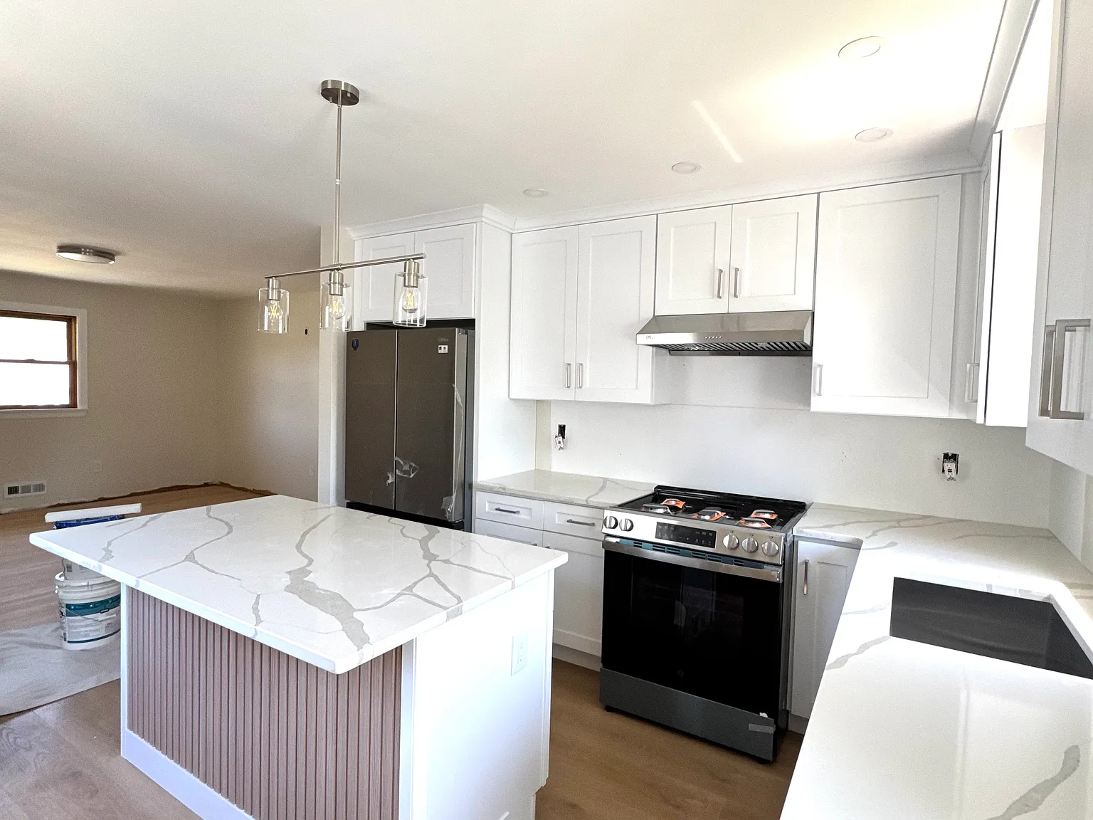 26 Jefferson Blvd — Photo 2
