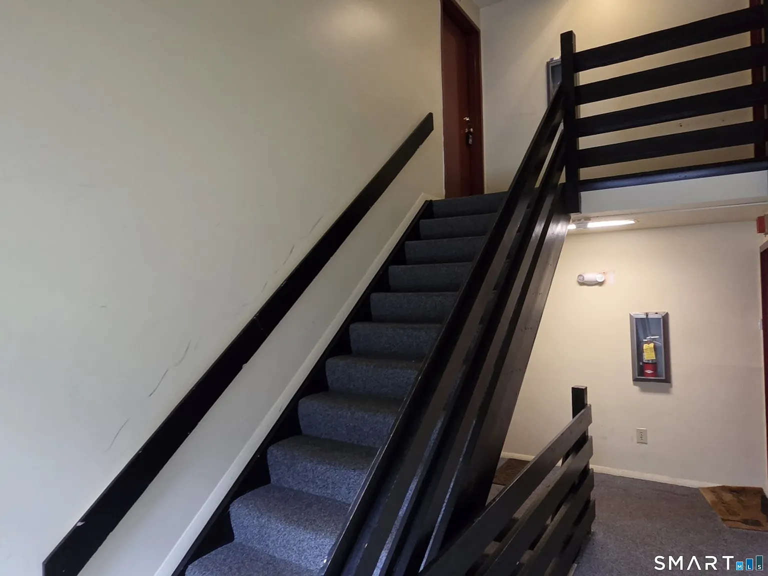 2 bed, 1.0 bath, 851 sqft, $1,990 — Photo 2