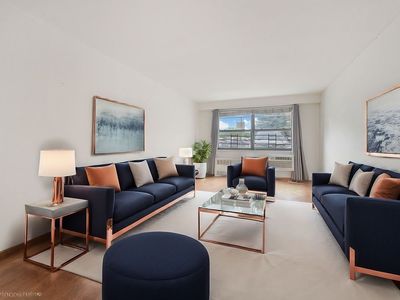 3960 54th St APT 1U, Flushing, NY, 11377