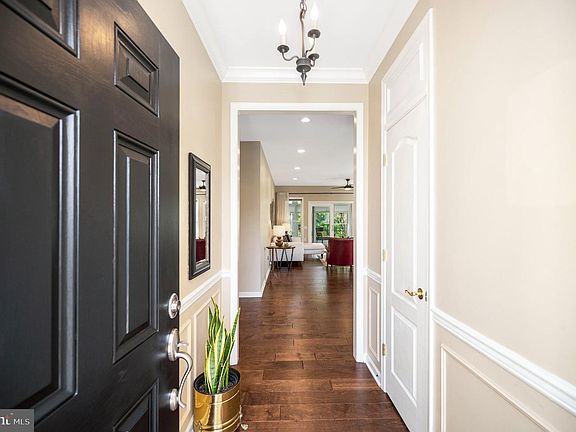 3rd image of 31 Dayton Cir