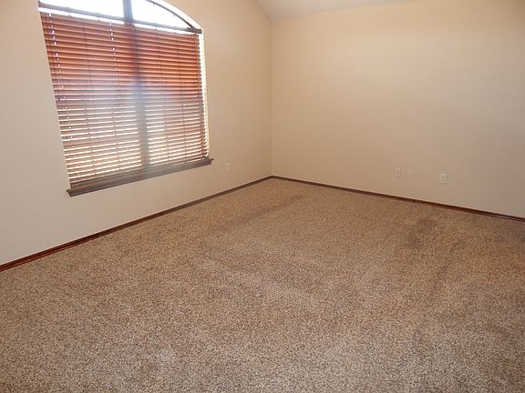 5th image of 10633 NW 35th St