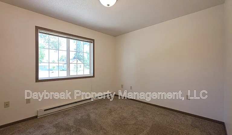 317 16th St S #4 — Photo 13