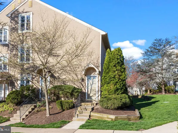 1208 Society Pl, Newtown, PA 18940