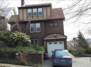 789 Charlotte Ter, Ridgefield, NJ 07657