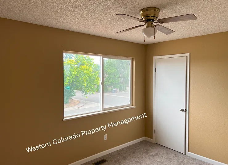 3058 Hill Ave — Photo 8
