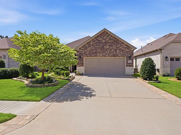 2nd image of 207 Arabian Dr