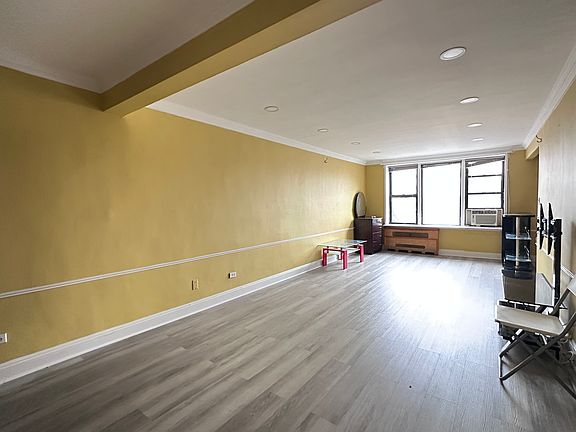 5th image of 8345 Vietor Ave APT 5D
