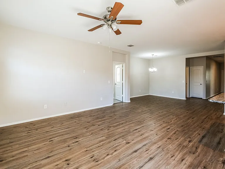 2444 W Tamarisk Ave — Photo 6