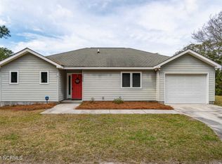 930 Sunset Blvd, Newport, NC 28570