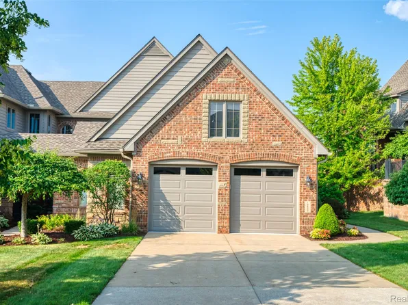 10827 Sparkling Waters Ct, South Lyon, MI 48178