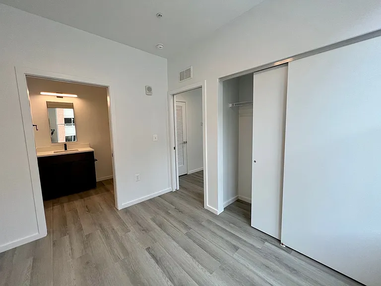 725 W Pratt St. — Photo 144