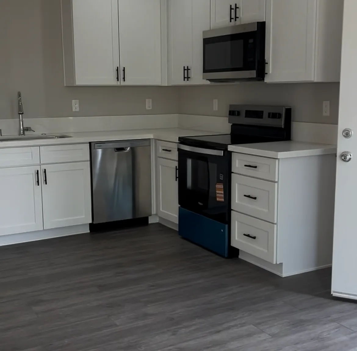 2 bed, 755 sqft, $1,600 — Photo 1