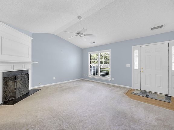 3rd image of 22 Crossview Dr