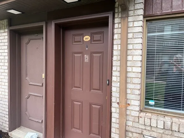 200 Milltown Rd #207, New Kensington, PA 15068