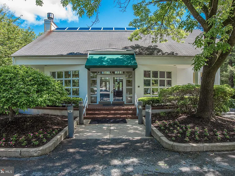 1640 Oakwood Dr #W-216 — Photo 52