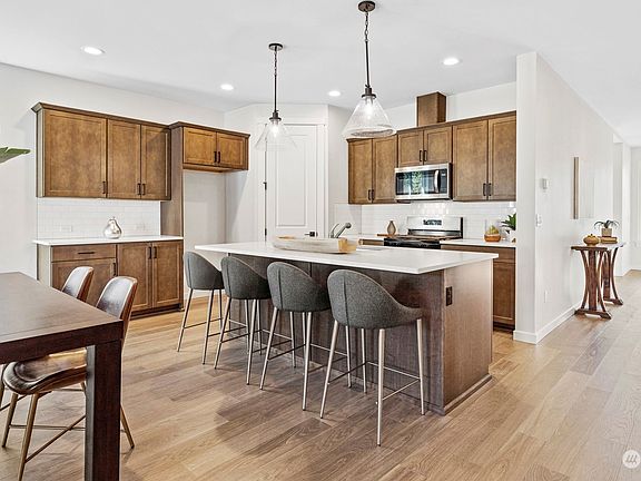 4th image of 14201 56th Avenue Ct E