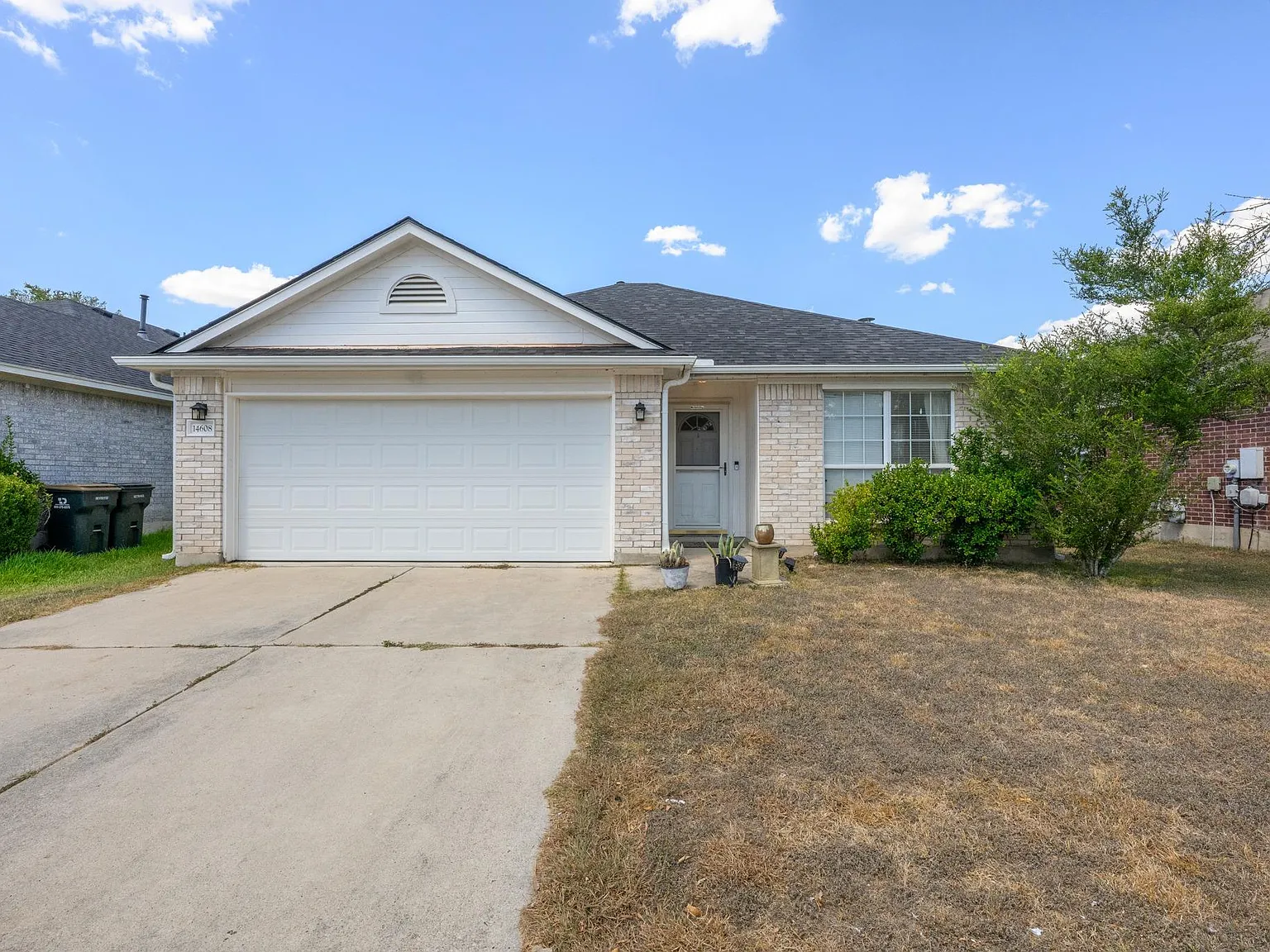 3 bed, 2.0 bath, 1310 sqft, $1,950 — Photo 2