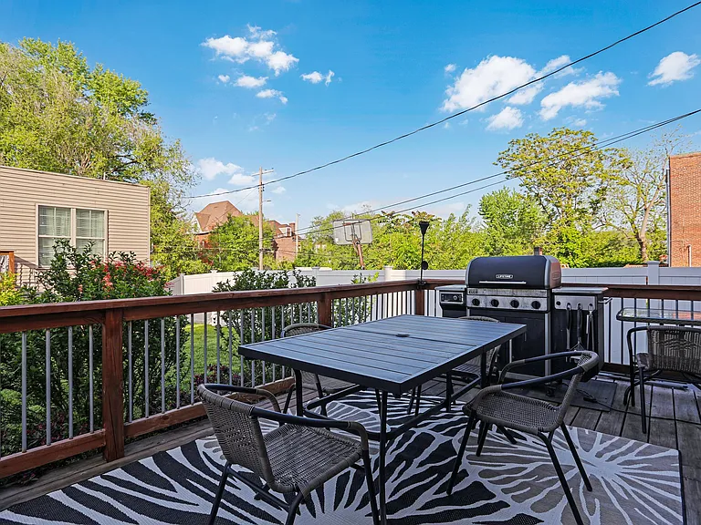 4333 Delmar Blvd — Photo 40
