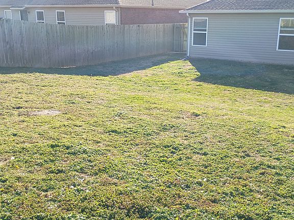 4th image of 905 SW Loudon Dr