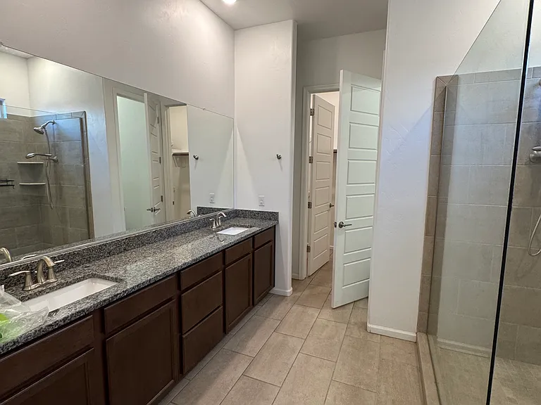12445 N Appling Ave — Photo 11
