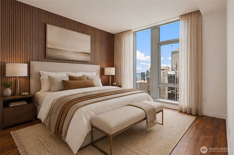 4th image of 800 Columbia Street #3605
