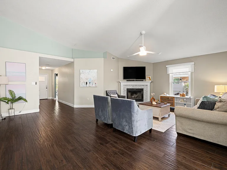 4684 Windstarr Dr — Photo 6