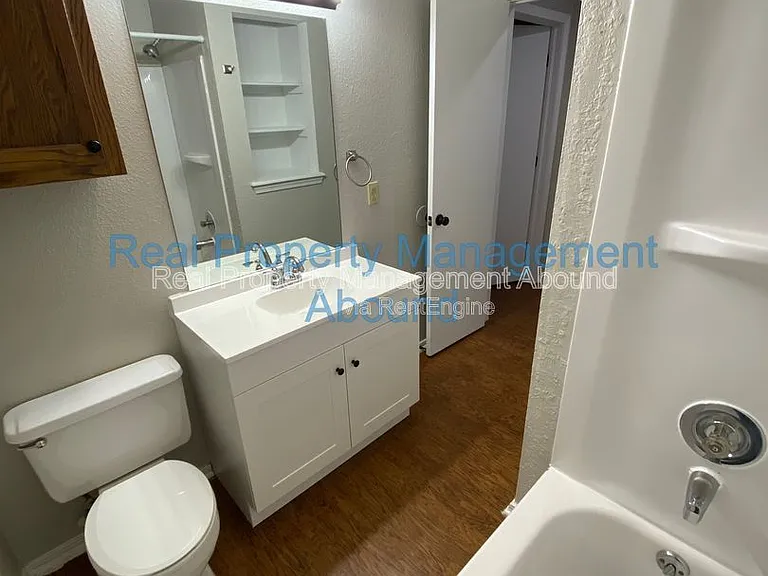 101 E Broadway St #3 — Photo 7