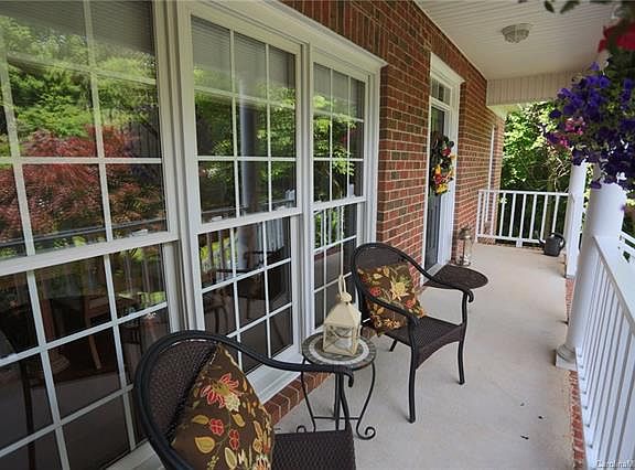 3rd image of 116 Fernbrook Dr