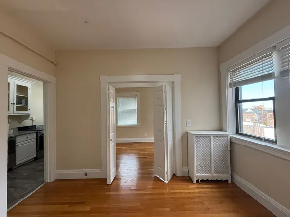 1469 Beacon St APT 6, Brookline, MA 02446
