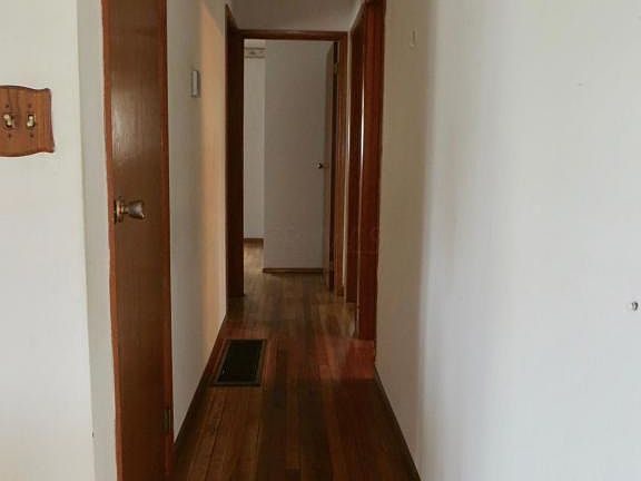 4th image of 909 Roosevelt Ct