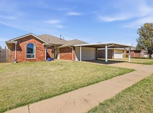 2805 SE 95th St, Moore, OK 73160