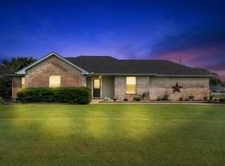 557 Gibson Rd, Waxahachie, TX 75165
