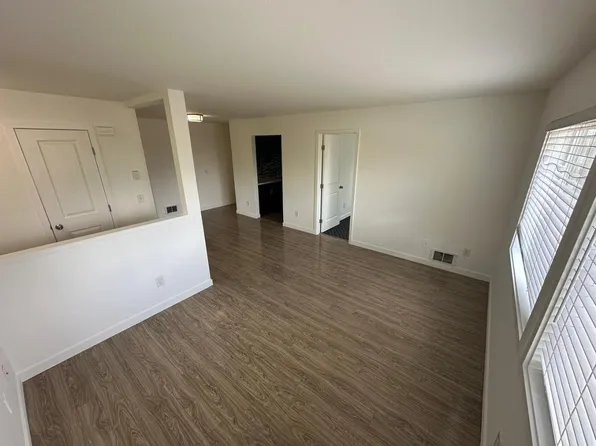 9050 15th Ave NW APT 3, Seattle, WA 98117