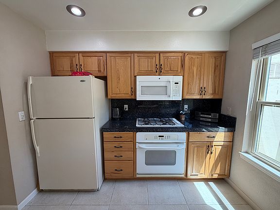 3rd image of 2223 Bridlewood Dr