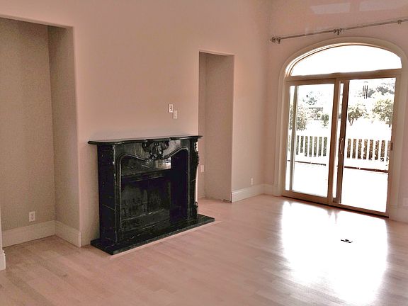 Living area, fireplace